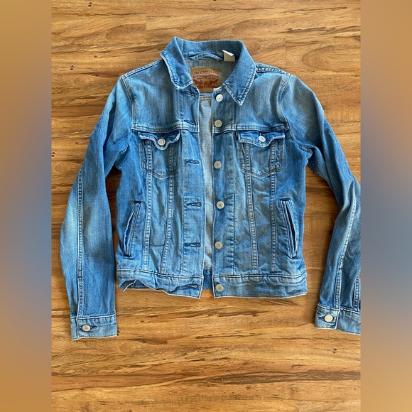 Levi's Jackets & Blazers - Levi Denim Jacket
